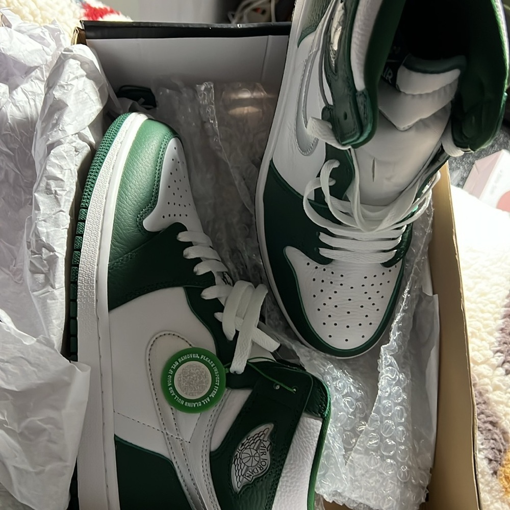 Air Jordan 1 Retro High OG George Green Sneakers Men's 8.5 Women's 10 DZ5485-303 - Picture 3 of 9